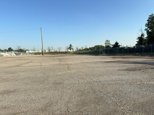 More Photos Of 6702 Enterprise Dr, Louisville Land For Lease