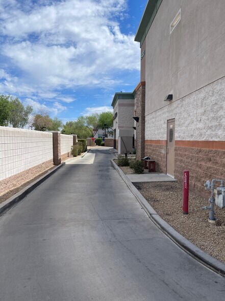 More Photos Of 15409 W Greenway Rd, Surprise Storefront For Lease