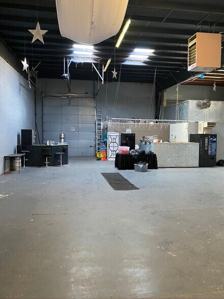 More Photos Of 505 Nucla Way, Aurora Warehouse For Lease