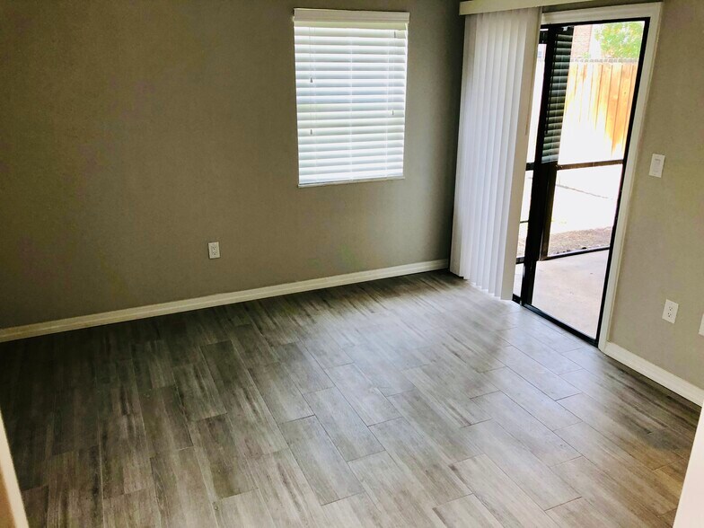 More Photos Of 115 112th Ave NE, Saint Petersburg Specialty For Sale