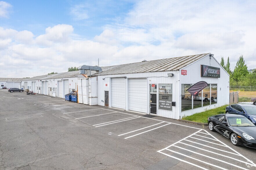 More Photos Of 1121-1125 Bailey Hill Rd, Eugene Warehouse For Lease