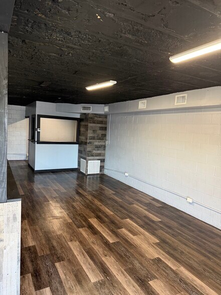 More Photos Of 8555 Fm-2673, Canyon Lake Freestanding For Lease