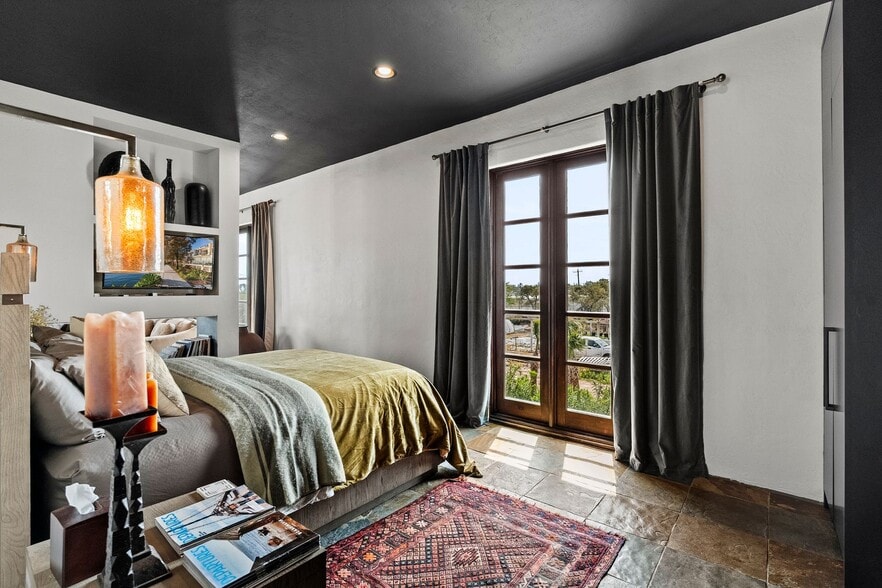 More Photos Of 1703 Highway 35 S, Rockport Office Residential For Sale