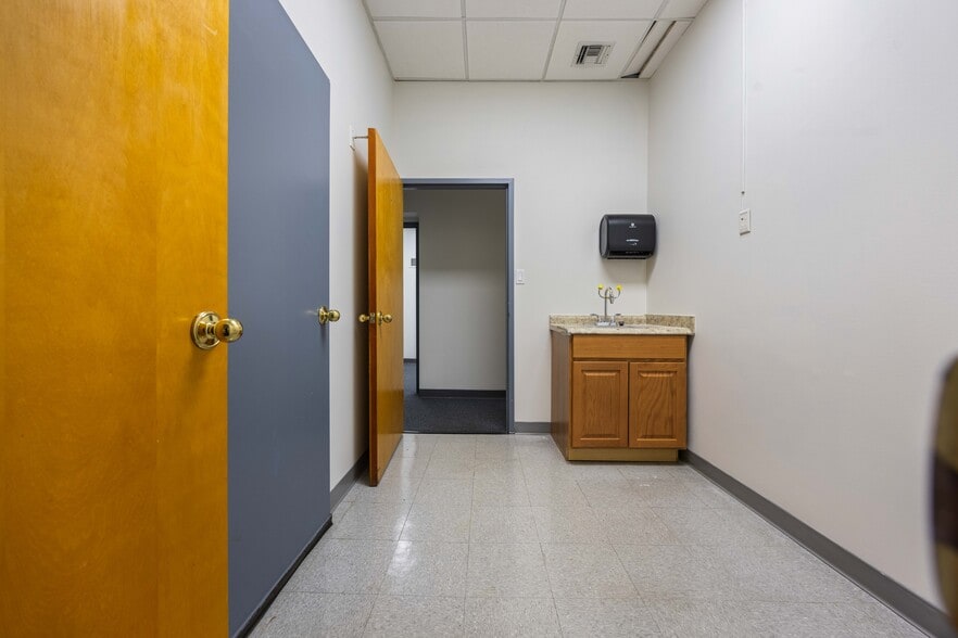 More Photos Of 200-12 44th Ave, Bayside Office For Lease