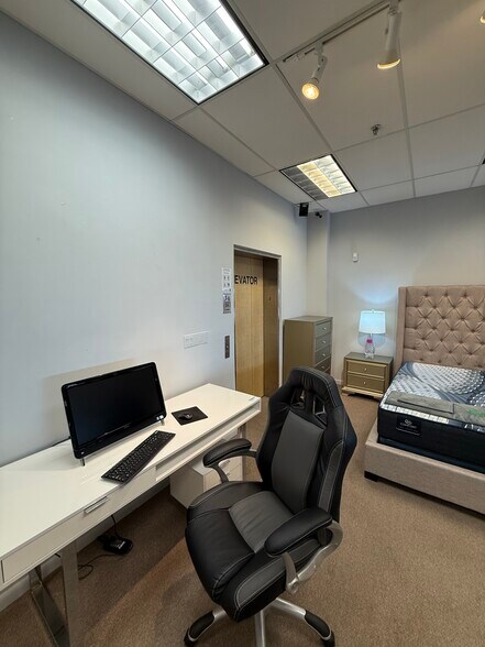 More Photos Of 7979 Pines Blvd, Pembroke Pines Storefront Retail Office For Sale