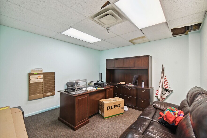 More Photos Of 301 6th St SW, Winter Haven General Retail For Sale