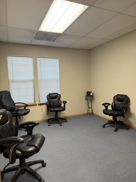 More Photos Of 1919 N Pearl St, Tacoma Office For Sale