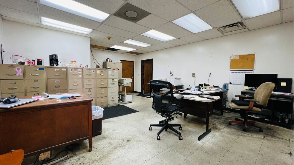 More Photos Of 3975 Moreland Ave, Conley Industrial For Lease