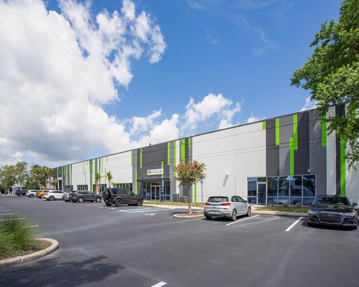 More Photos Of 3827-3843 St Valentines Way, Orlando Unknown For Lease