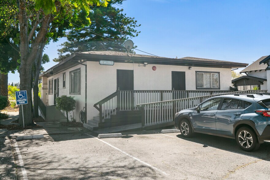 More Photos Of 22427 Montgomery St, Hayward Congregate Senior Housing For Sale