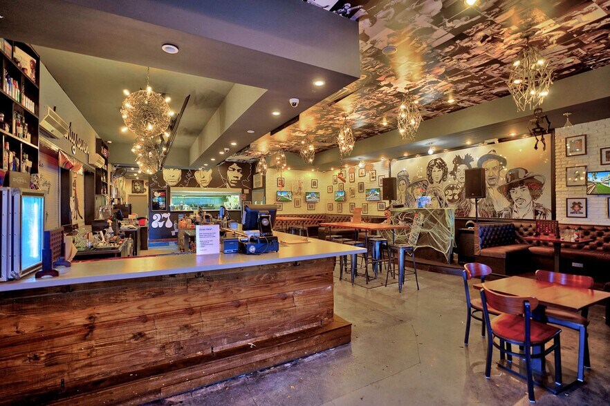 More Photos Of 835-841 NE 3rd Ave, Fort Lauderdale Bar For Sale