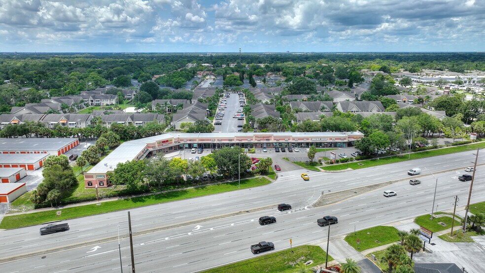 More Photos Of 1555 N Semoran Blvd, Winter Park General Retail For Lease