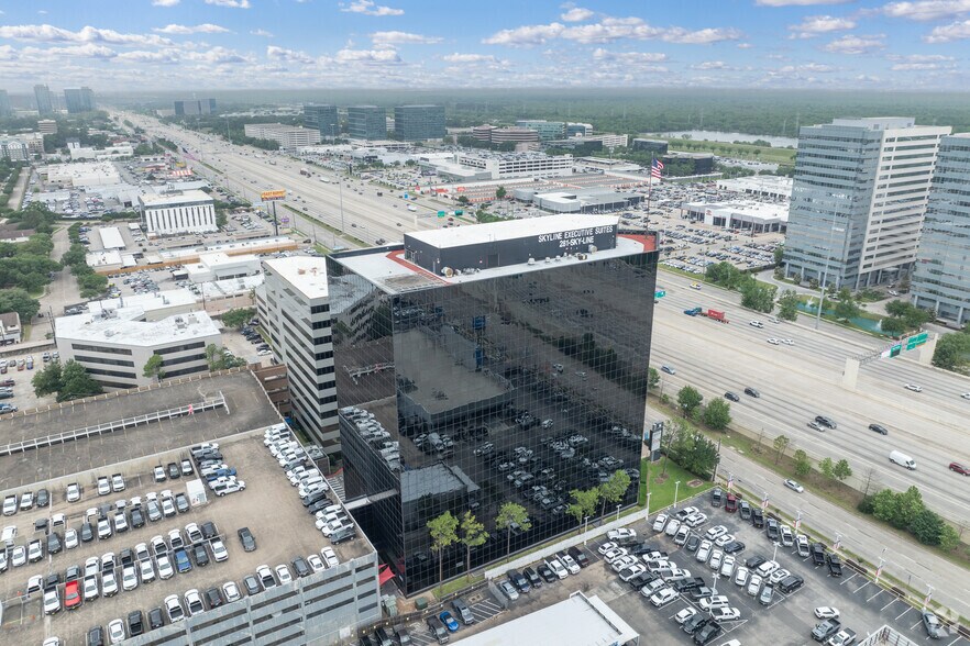 More Photos Of 11757 Katy Fwy, Houston Coworking Space