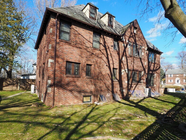 More Photos Of 78 Hart Blvd, Staten Island Rehabilitation Center For Lease