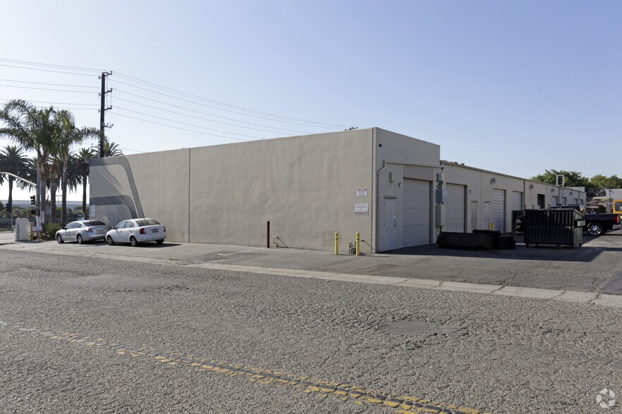 More Photos Of 1830-1846 S Grand Ave, Santa Ana Light Distribution For Lease