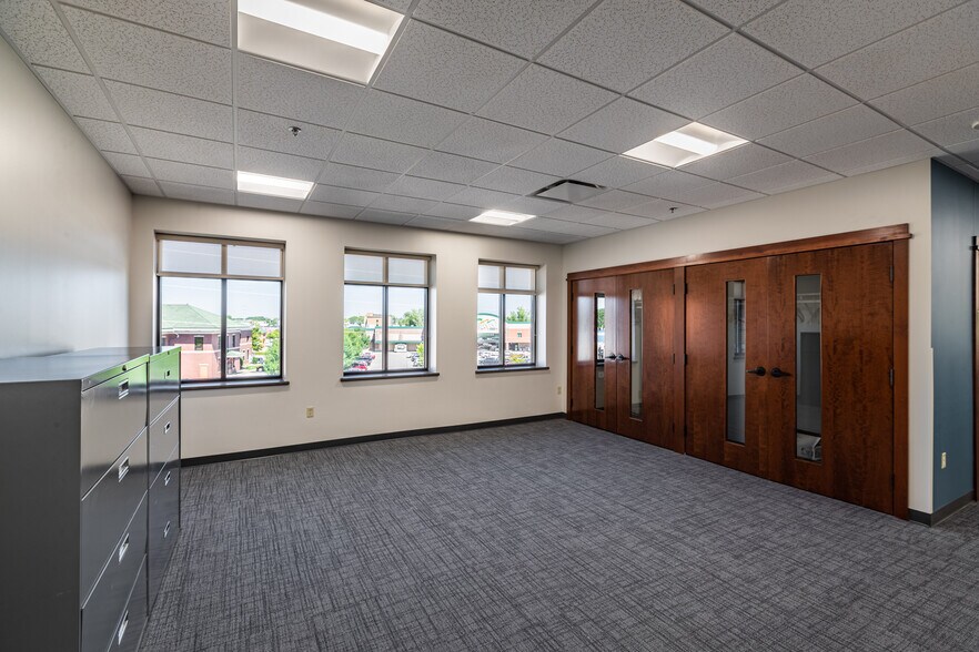 More Photos Of 2 Copeland Ave, La Crosse Office For Sale
