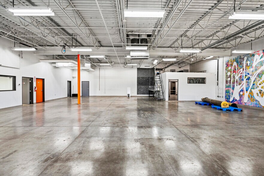 More Photos Of 4731 Industry Dr, Medford Light Manufacturing For Sale