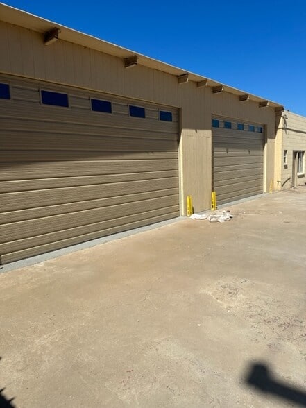 More Photos Of 1112 W Adams St, Phoenix Light Distribution For Sale
