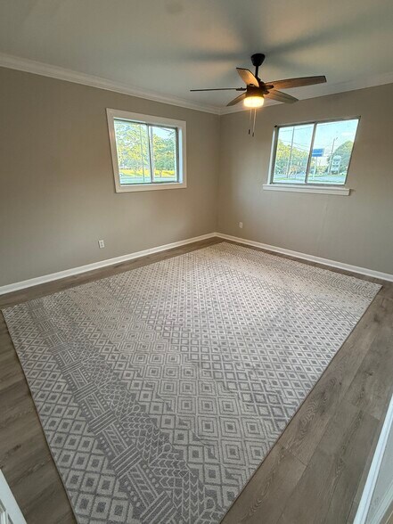 More Photos Of 1401 Thompson Cir, Gardendale Office For Sale