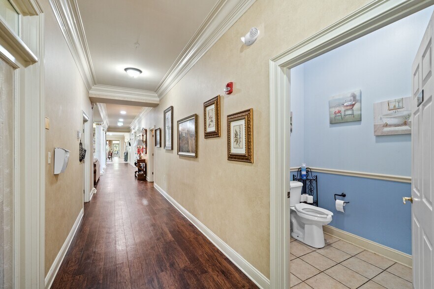 More Photos Of 10171 Papa George St, Daphne Congregate Senior Housing For Lease