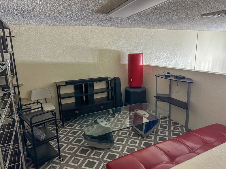 More Photos Of 104 W Reynolds St, Plant City Storefront Retail Office For Sale