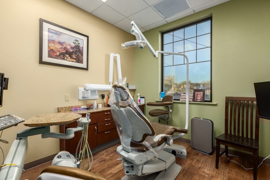 More Photos Of 261 W Duval Rd, Green Valley Medical For Sale