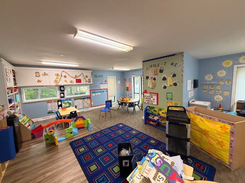 More Photos Of 736 Saluda Lake Rd, Greenville Daycare Center For Sale