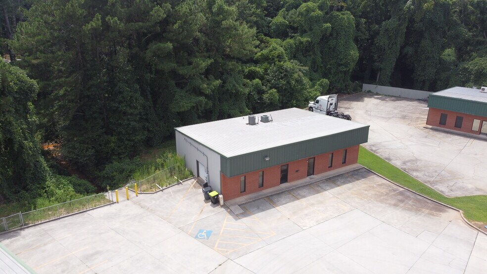 More Photos Of 748 Veterans Pky, Jonesboro Light Distribution For Sale