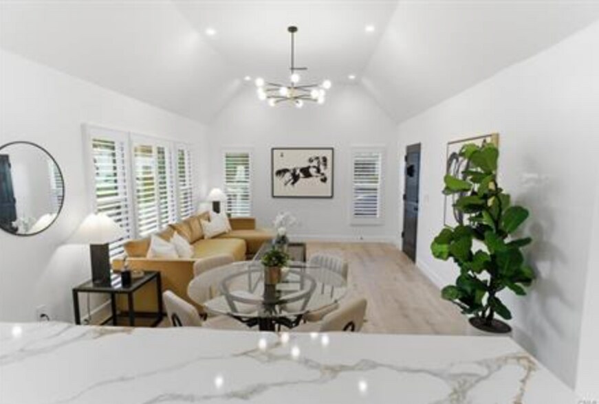 More Photos Of 900 Brier Ln, Glendale Apartments For Sale