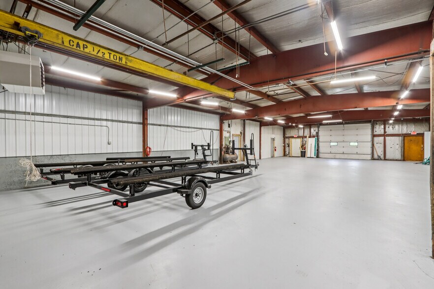More Photos Of W9231 Bobolink Rd, Reeseville Warehouse For Sale