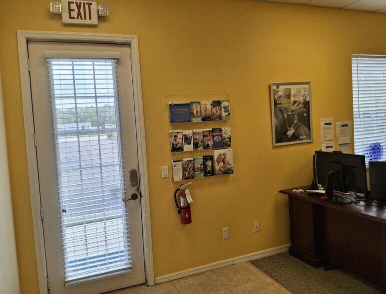 More Photos Of 2517 Seven Springs Blvd, New Port Richey Loft Creative Space For Sale