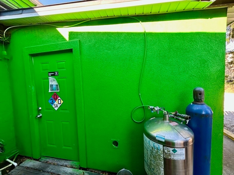 More Photos Of 320 S 8th St, Fernandina Beach Freestanding For Lease