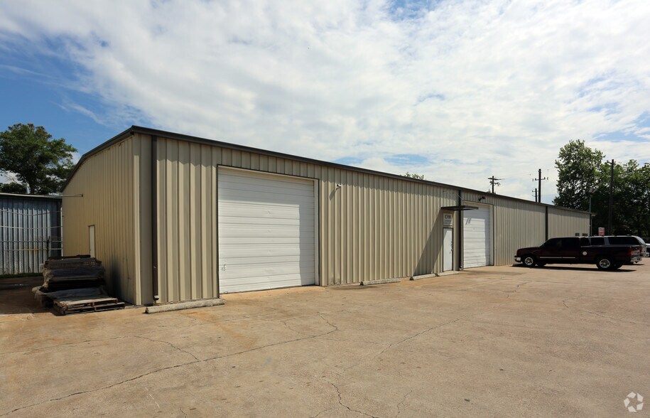 More Photos Of 1611 Elmview Dr, Houston Warehouse For Sale