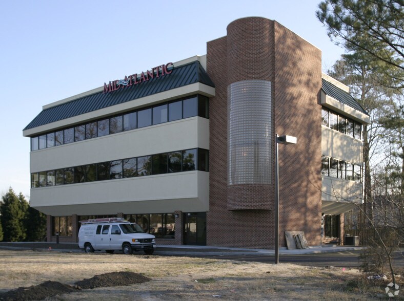 More Photos Of 110 Mid Atlantic Pl, Yorktown Office For Lease