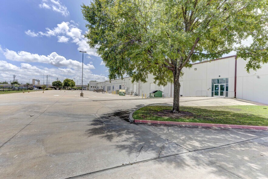 More Photos Of 9100 Hwy 290 E, Austin Research And Development For Sale