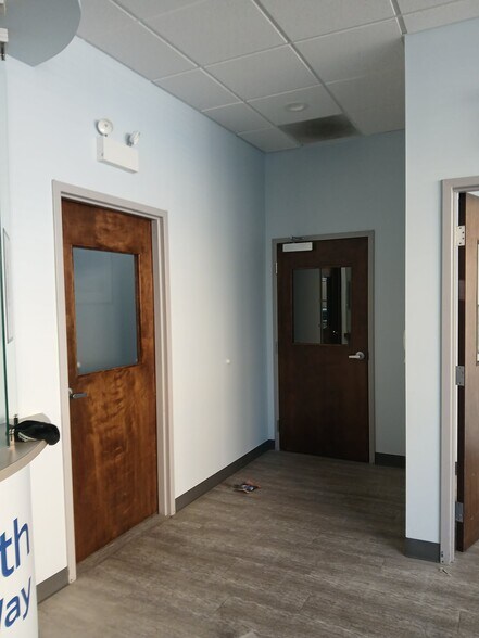 More Photos Of 4130 N Broadway St, Chicago Storefront For Lease