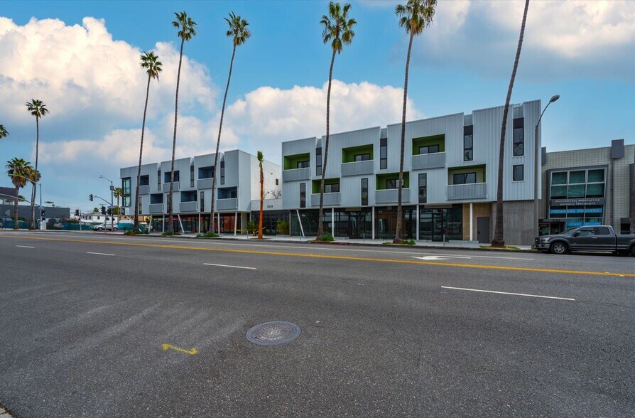 More Photos Of 2828 Santa Monica Blvd, Santa Monica Apartments For Lease