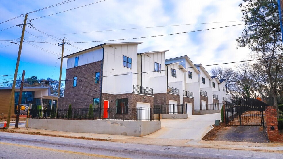 More Photos Of 2488 Perry Blvd NW, Atlanta Apartments For Sale