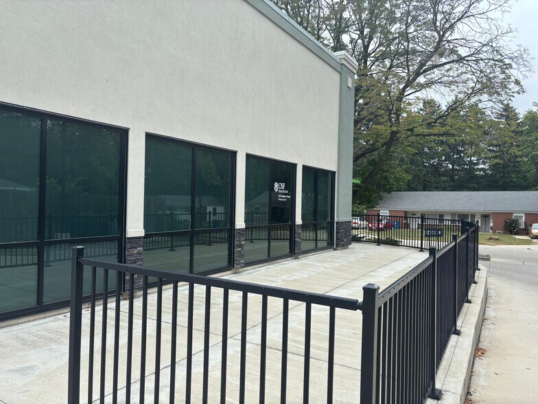 More Photos Of 1714 W Springfield Ave, Champaign Storefront For Lease