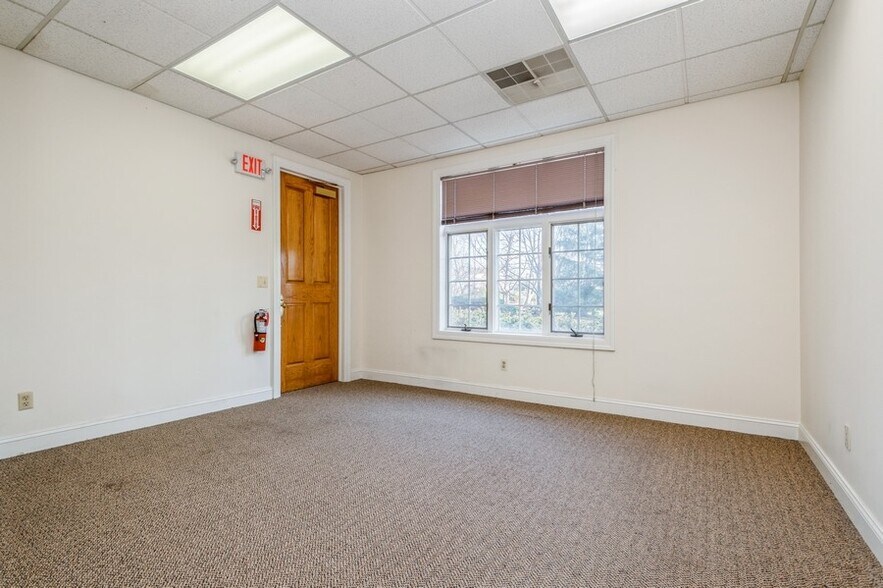More Photos Of 372 Route 22 West, White House Station Office For Lease