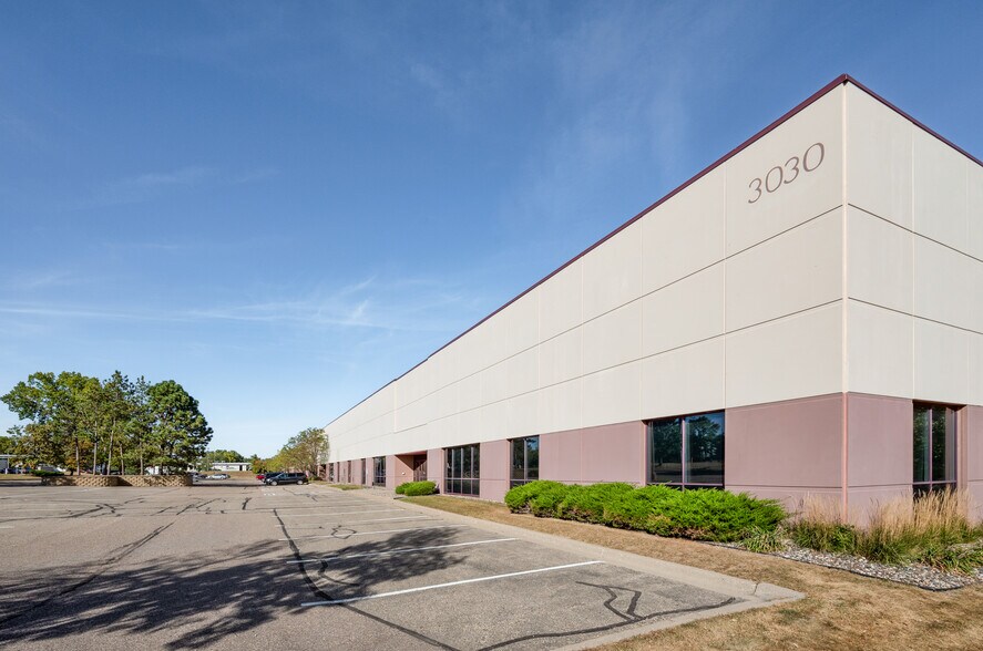 More Photos Of 3030 Lexington Ave S, Eagan Light Manufacturing For Lease