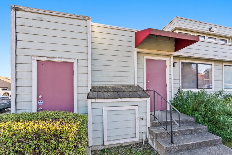 More Photos Of 64 Penny Ln, Watsonville Medical For Sale