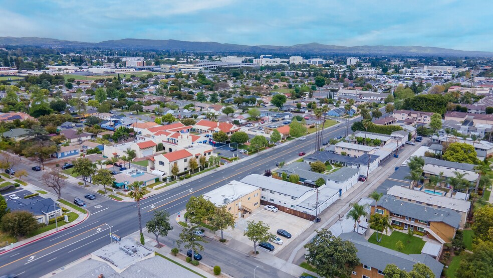 More Photos Of 2000 E Chapman Ave, Fullerton Medical For Lease