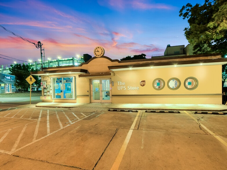 More Photos Of 1101 W 34th St, Austin Freestanding For Sale