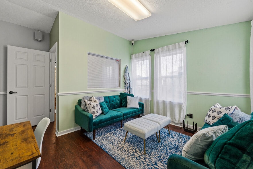 More Photos Of 1324 16th St, Vero Beach Office For Sale