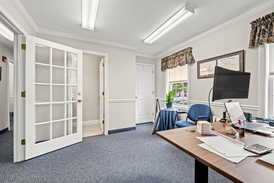More Photos Of 15 Garden Rd, Plaistow Office For Sale