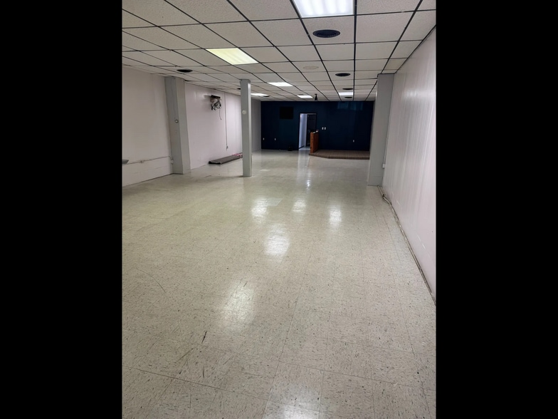 More Photos Of 107 E Jefferson St, Bloomfield Office Residential For Sale