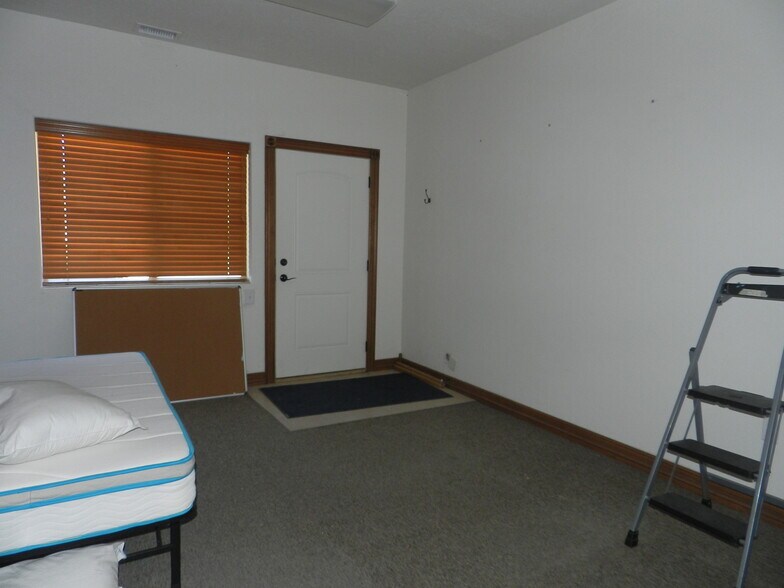 More Photos Of 320 Industrial Ave, Olathe Industrial For Sale