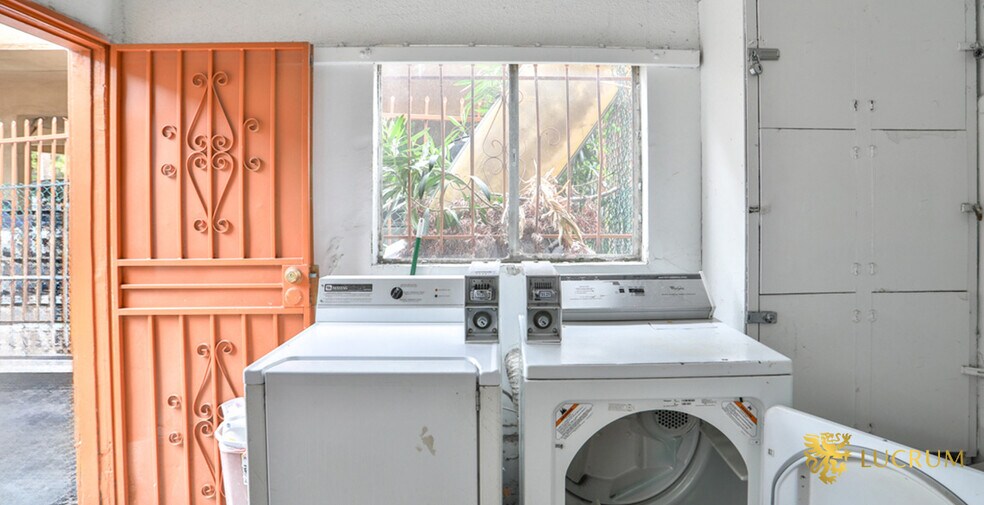 More Photos Of 6060 La Prada, Los Angeles Apartments For Sale