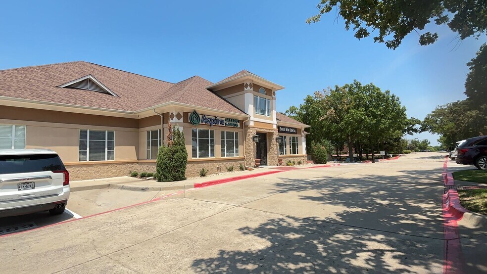 More Photos Of 1650 W Northwest Hwy, Grapevine Medical For Lease